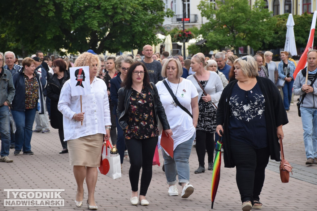 Protest na placu Bartosza Głowackiego w Tarnobrzegu
