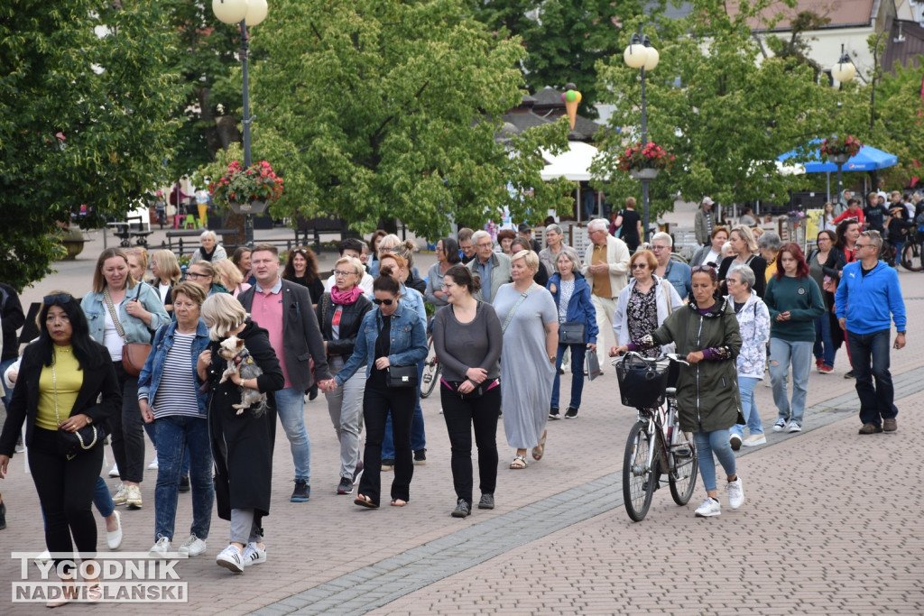 Protest na placu Bartosza Głowackiego w Tarnobrzegu