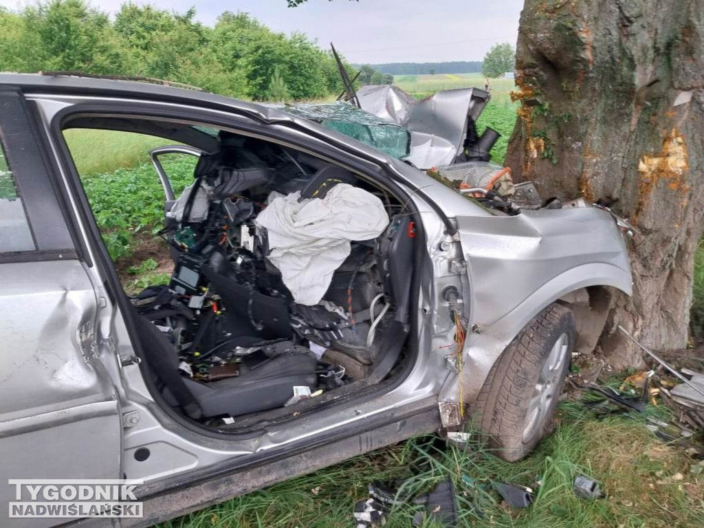 Tragiczny wypadek w Brzozowej. Nie żyją dwie osoby