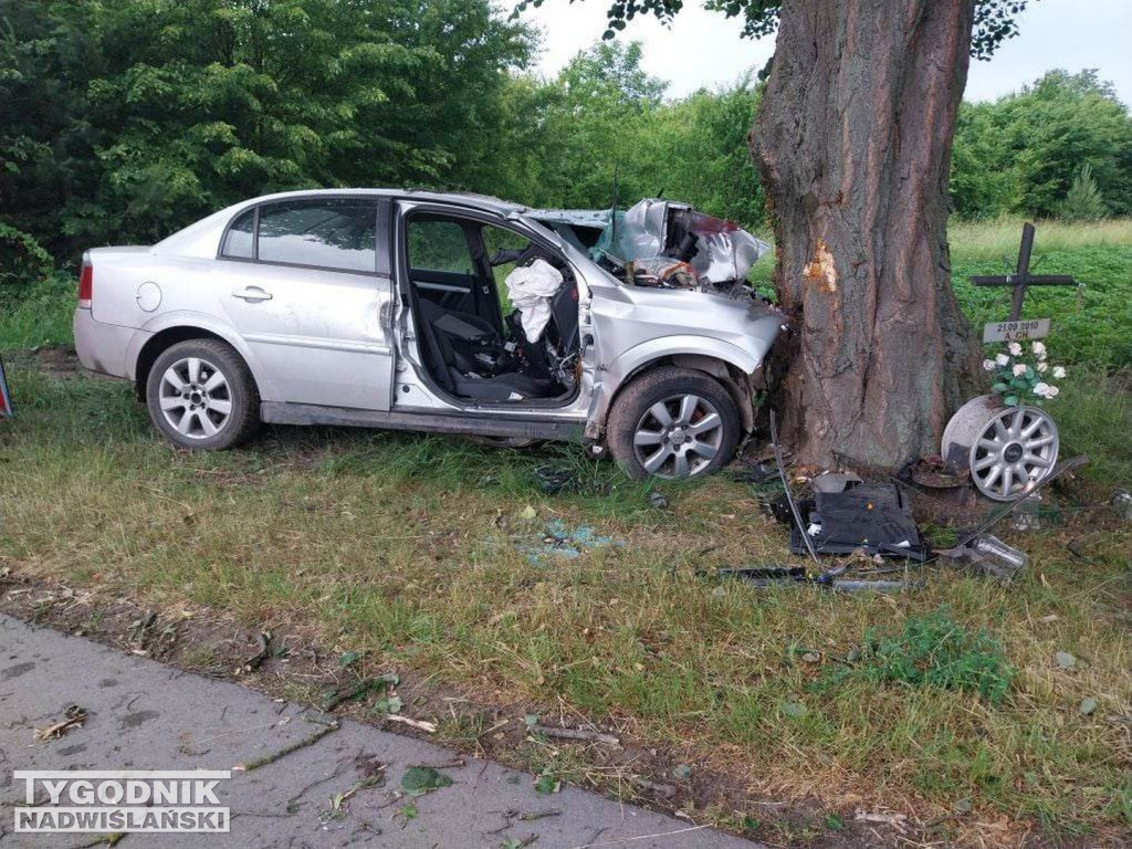 Tragiczny wypadek w Brzozowej. Nie żyją dwie osoby