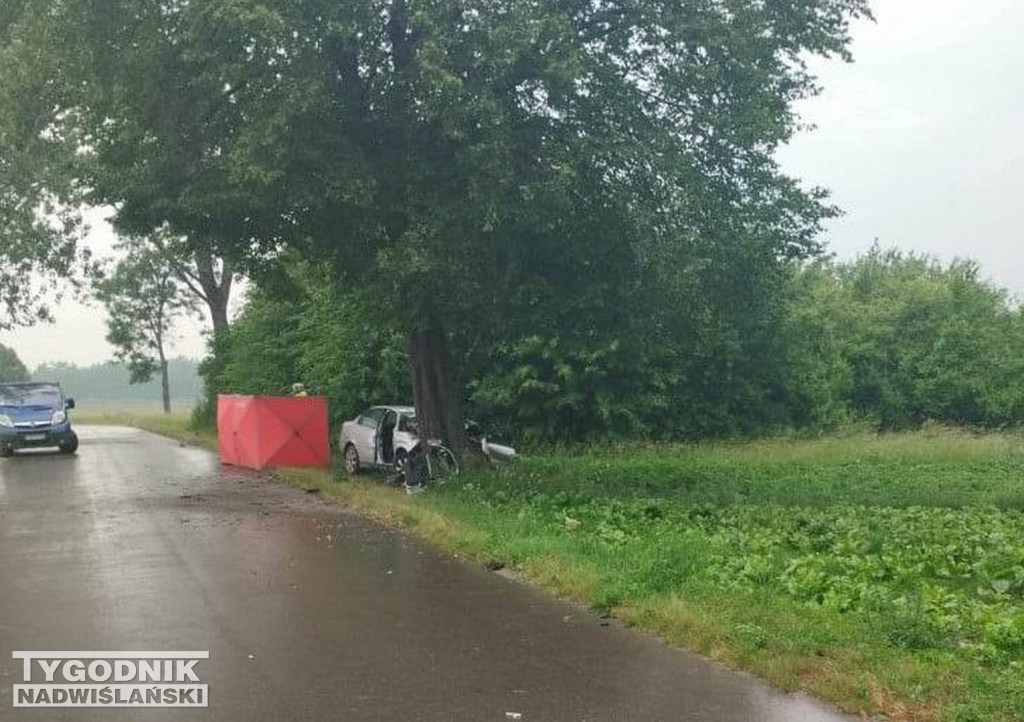 Tragiczny wypadek w Brzozowej. Nie żyją dwie osoby