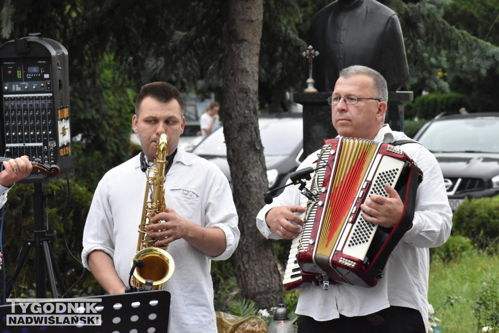 Noc Świętojańska seniorów w Tarnobrzegu