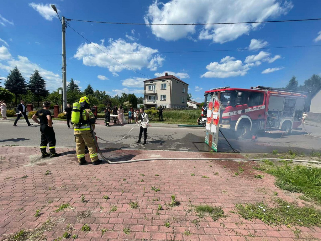 Ślub zastępcy naczelnika OSP w Osieku