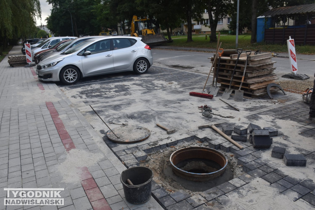 Prace na ul. Dąbrowskiej w Tarnobrzegu