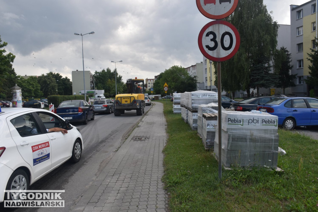 Prace na ul. Dąbrowskiej w Tarnobrzegu