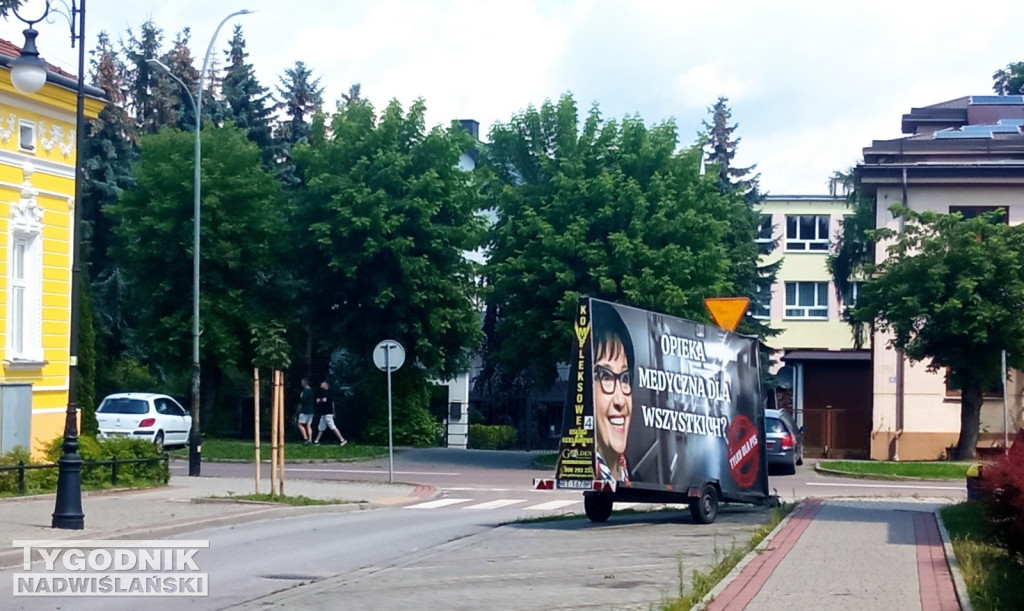 Baner na przywitanie marszałek Elżbiety Witek
