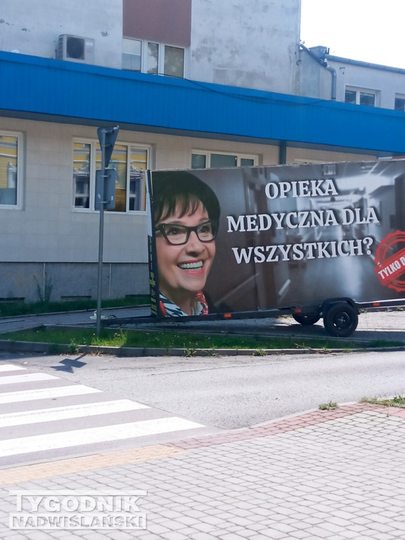 Baner na przywitanie marszałek Elżbiety Witek