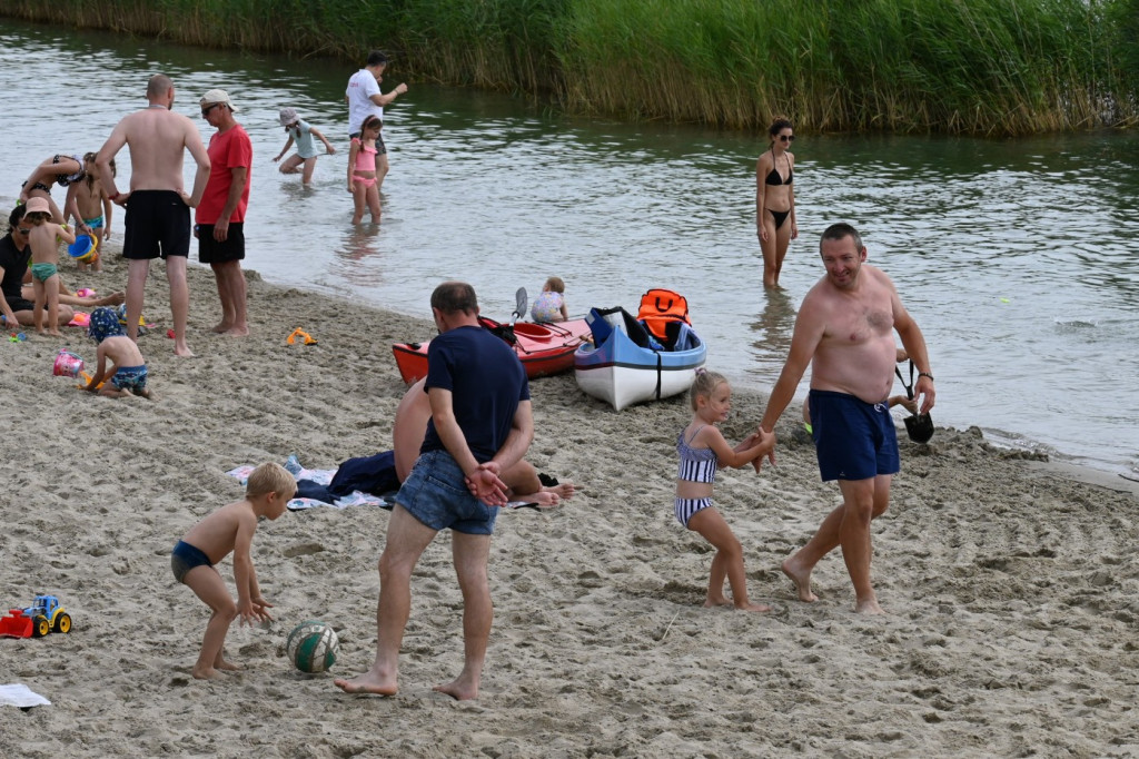 Pogodna niedziela nad Jeziorem Tarnobrzeskim