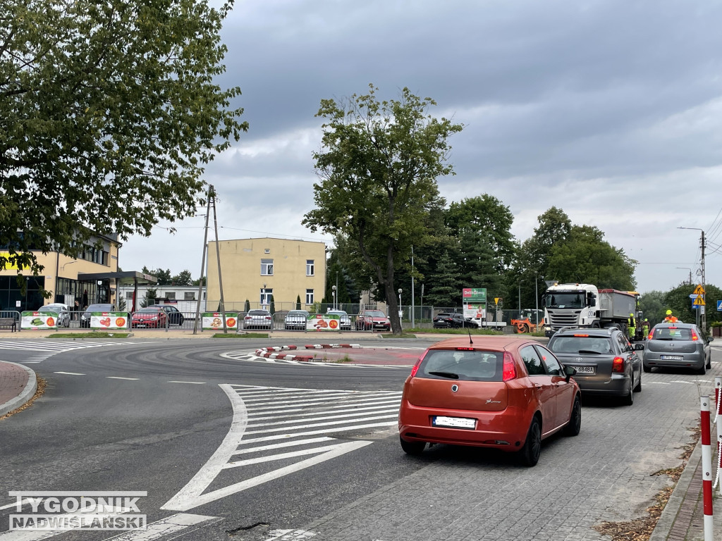 Rondo i ulica Wojska Polskiego w Sandomierzu