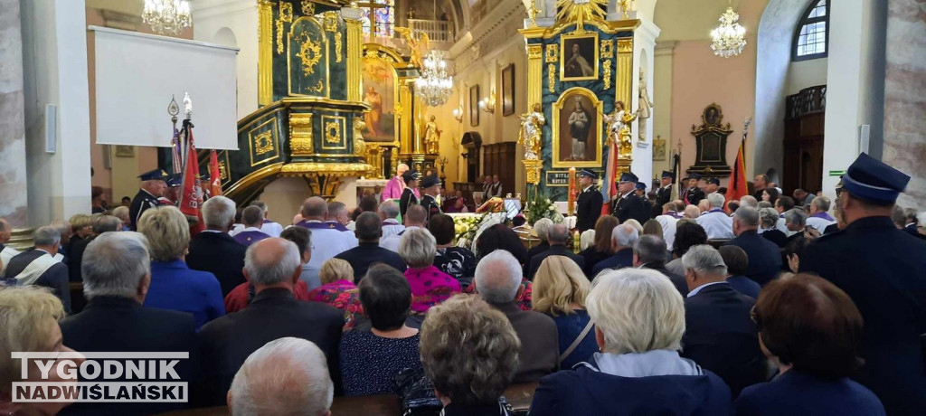 Pogrzeb księdza kan. Adama Nowaka w Klimontowie