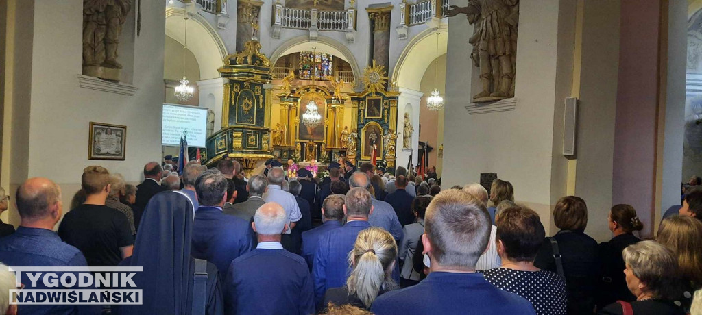 Pogrzeb księdza kan. Adama Nowaka w Klimontowie