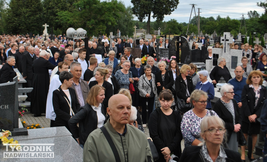 Pogrzeb księdza kan. Adama Nowaka w Klimontowie