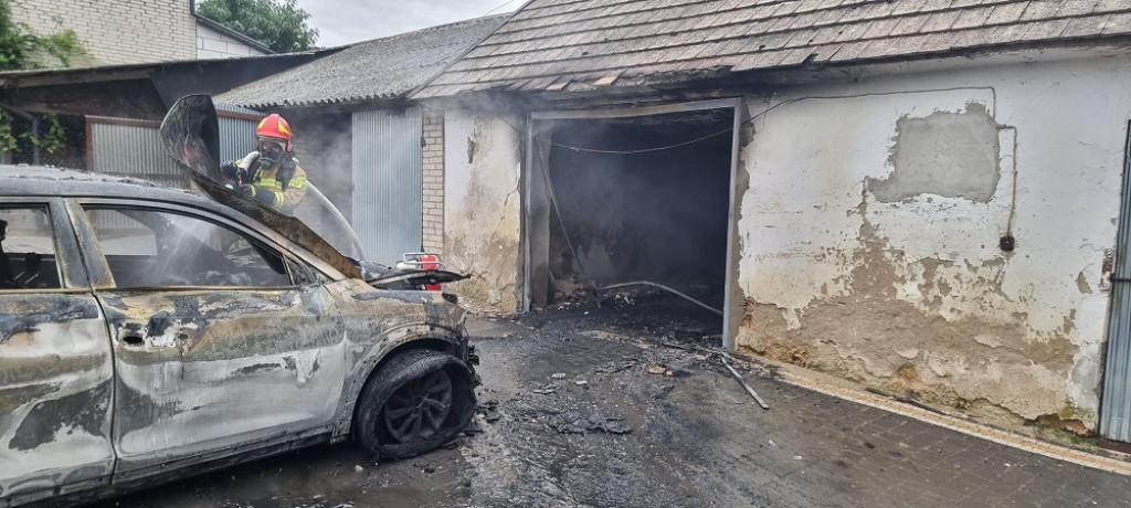 Pożar auta w Komornej