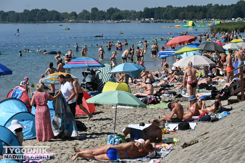 Świąteczny wtorek nad Jeziorem Tarnobrzeskim