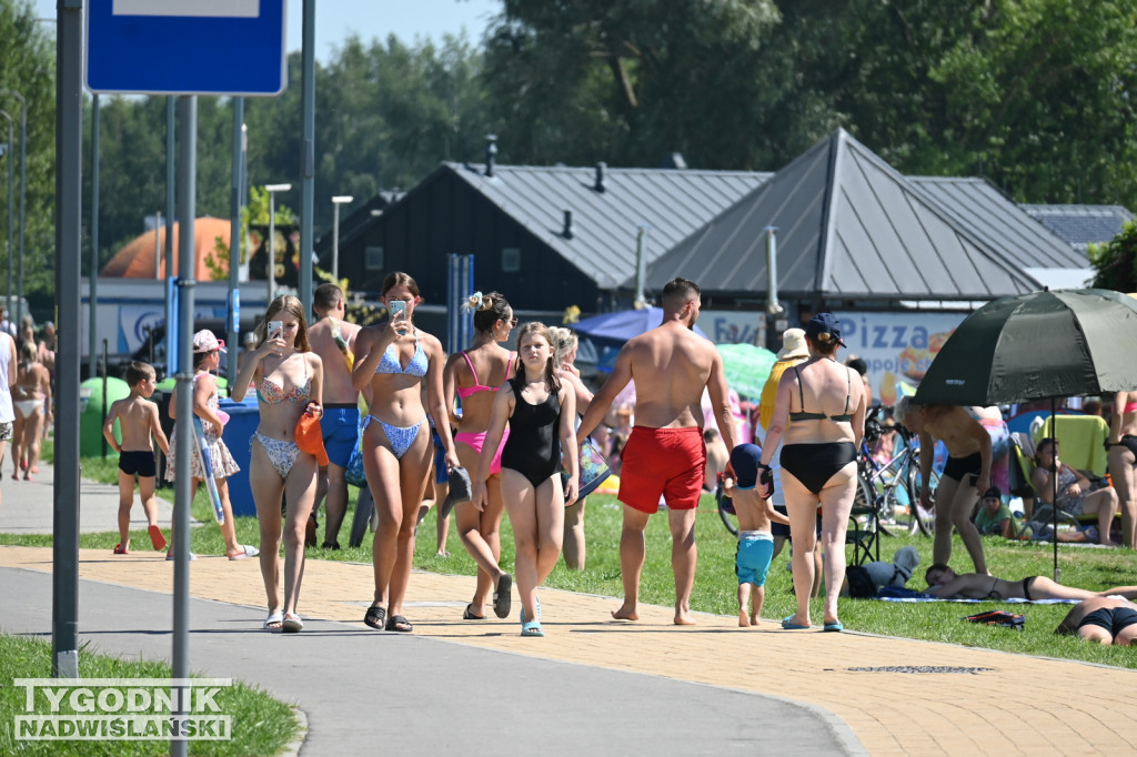 Świąteczny wtorek nad Jeziorem Tarnobrzeskim