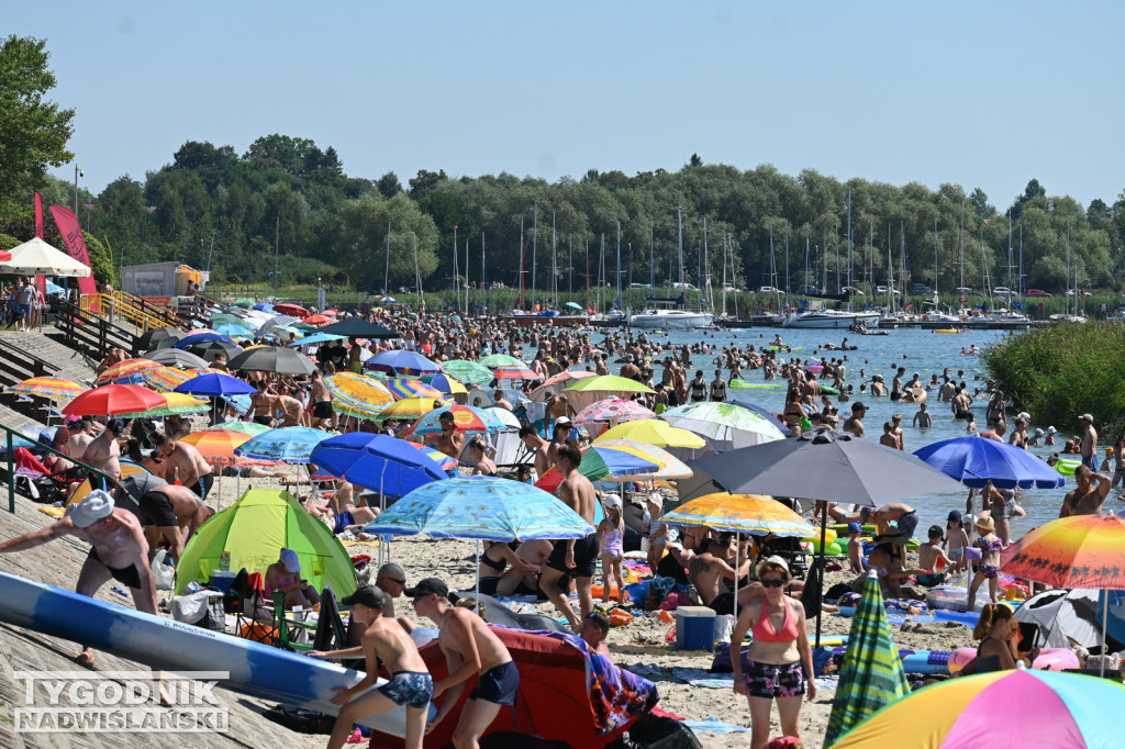 Świąteczny wtorek nad Jeziorem Tarnobrzeskim