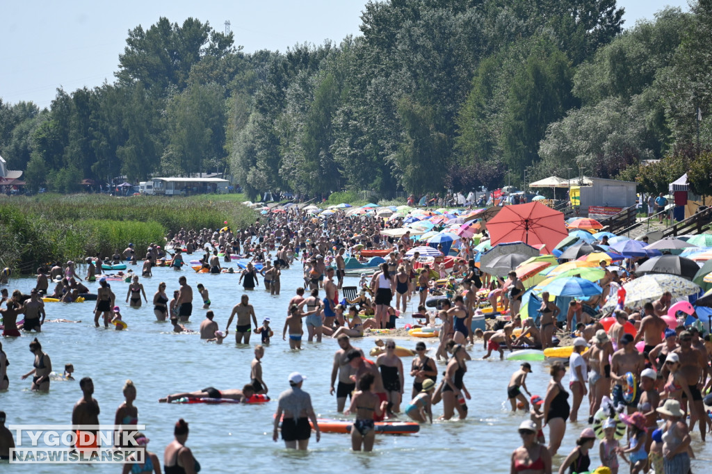 Świąteczny wtorek nad Jeziorem Tarnobrzeskim