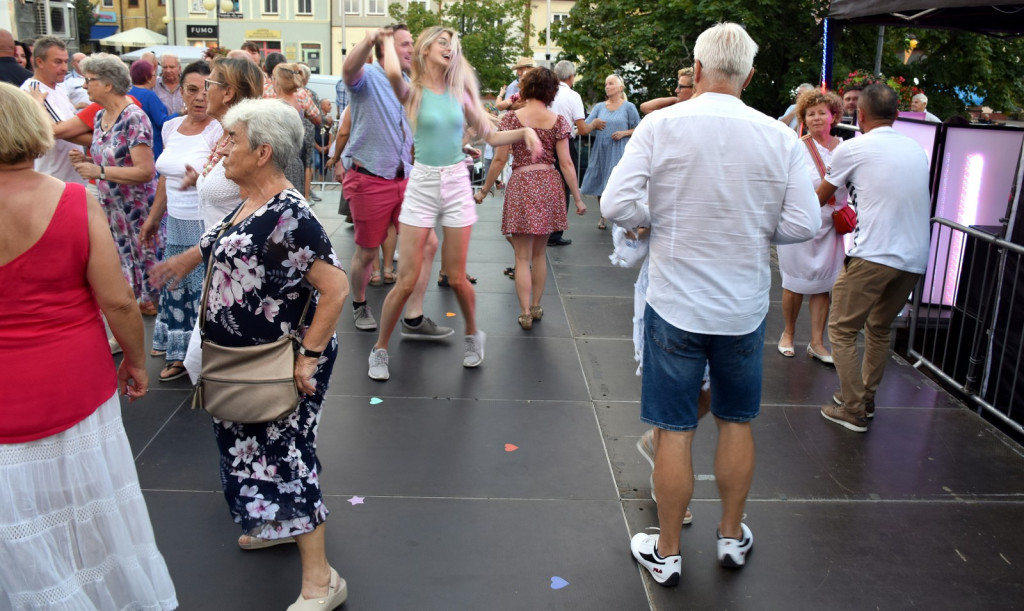 Sierpniowa potańcówka w Tarnobrzegu