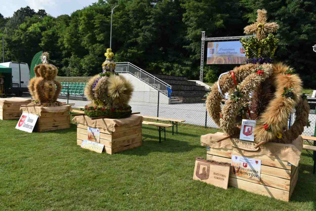 Dożynki powiatu sandomierskiego w Dwikozach