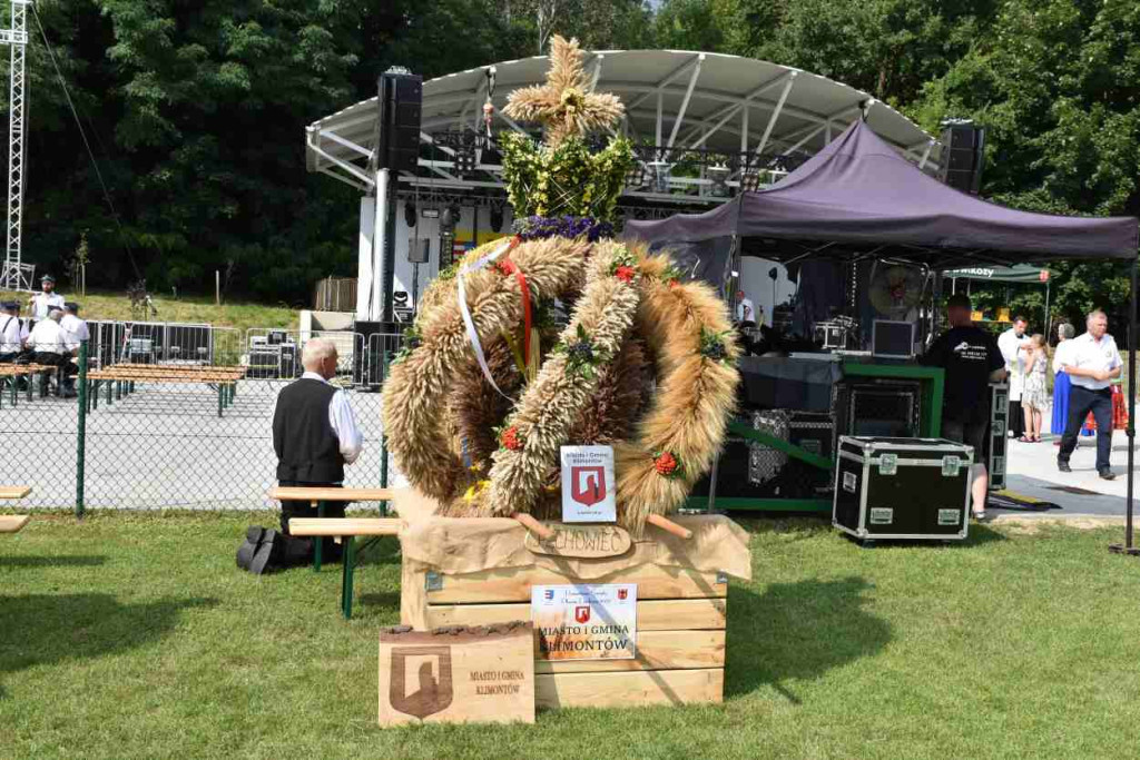 Dożynki powiatu sandomierskiego w Dwikozach