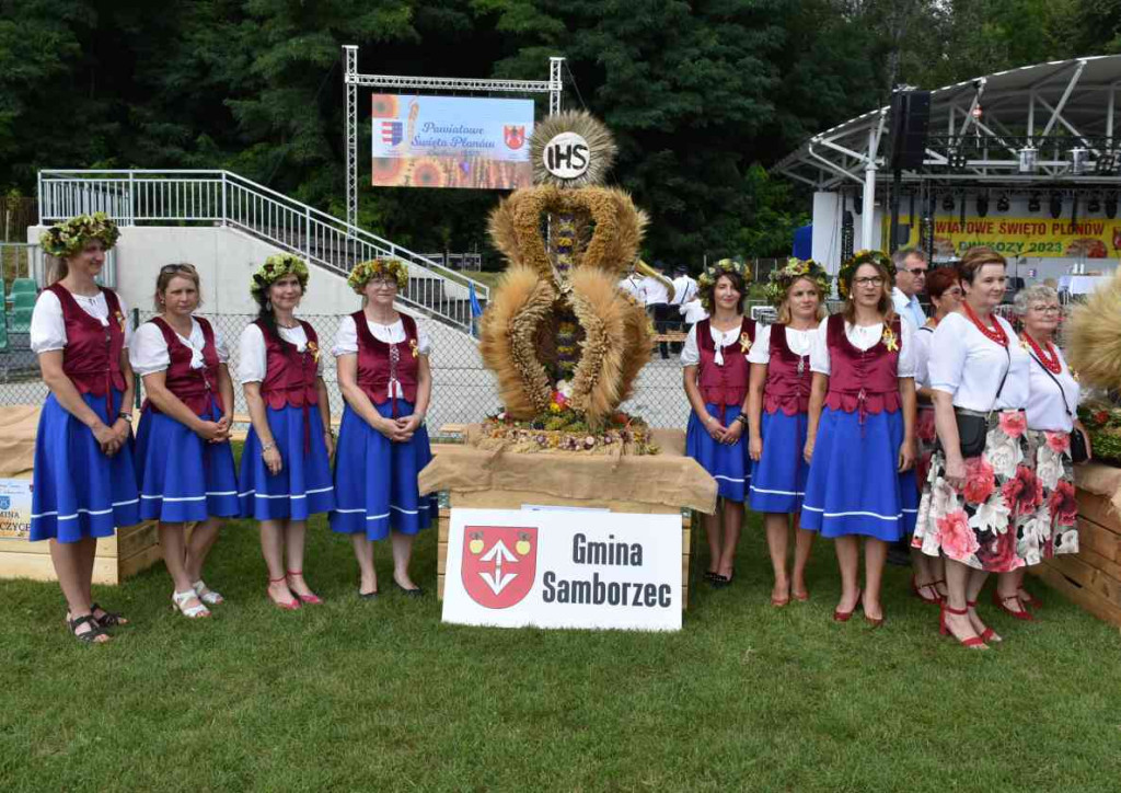 Dożynki powiatu sandomierskiego w Dwikozach