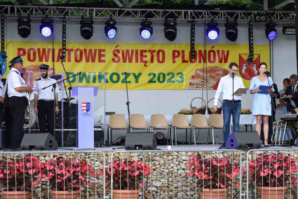 Dożynki powiatu sandomierskiego w Dwikozach