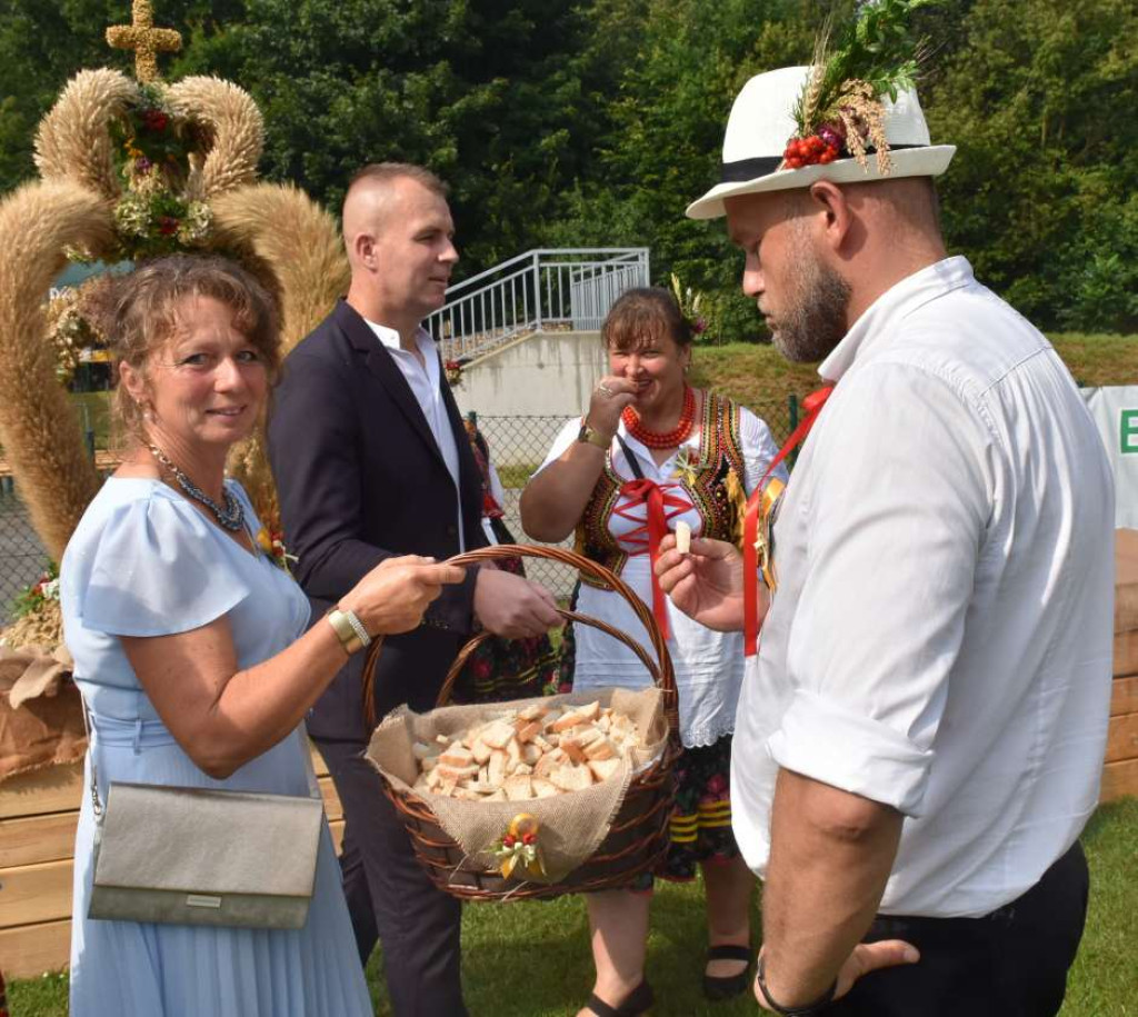 Dożynki powiatu sandomierskiego w Dwikozach