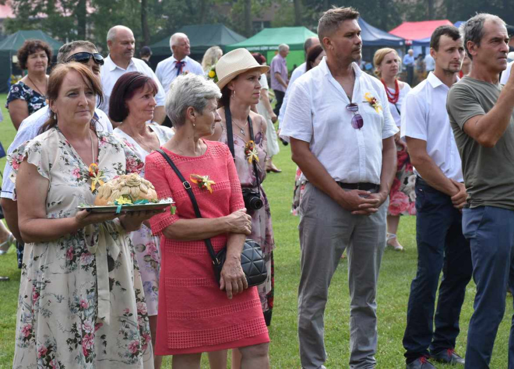 Dożynki powiatu sandomierskiego w Dwikozach