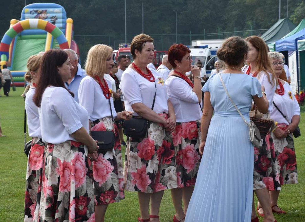 Dożynki powiatu sandomierskiego w Dwikozach