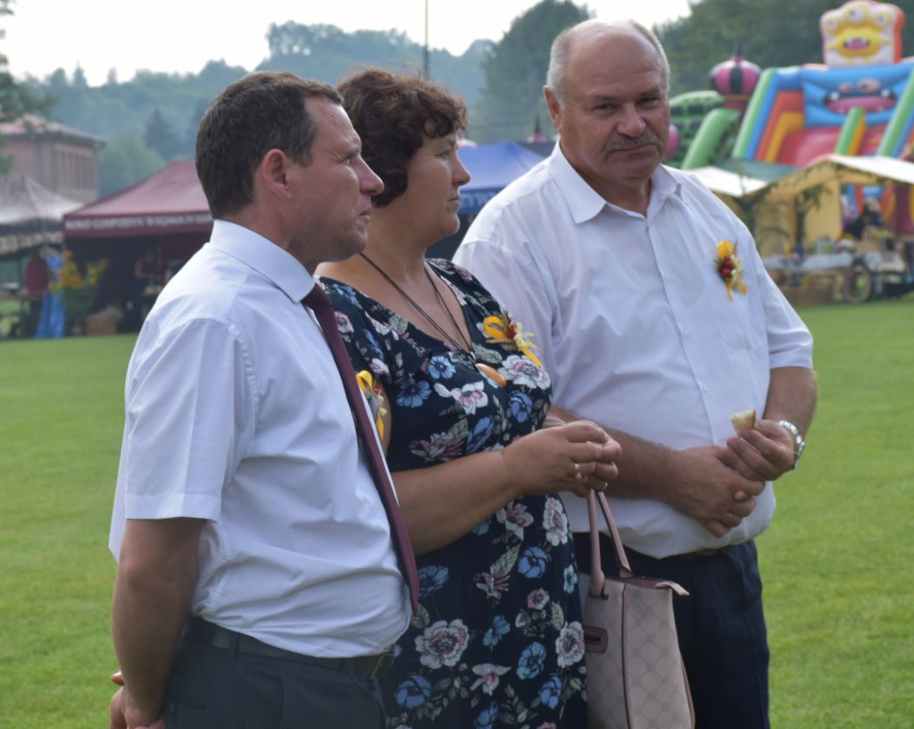 Dożynki powiatu sandomierskiego w Dwikozach