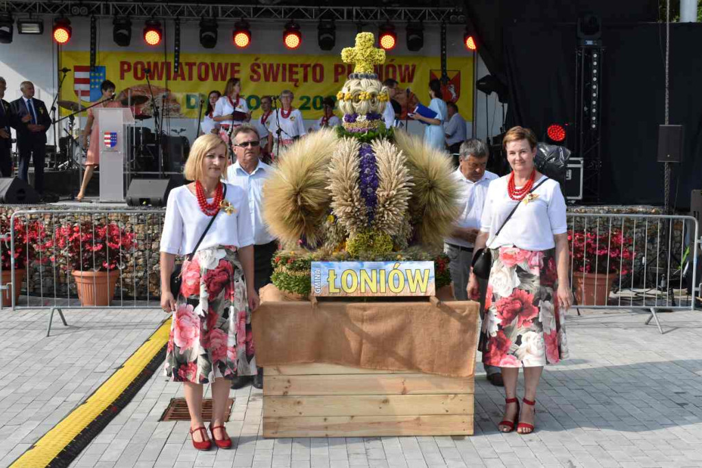 Dożynki powiatu sandomierskiego w Dwikozach