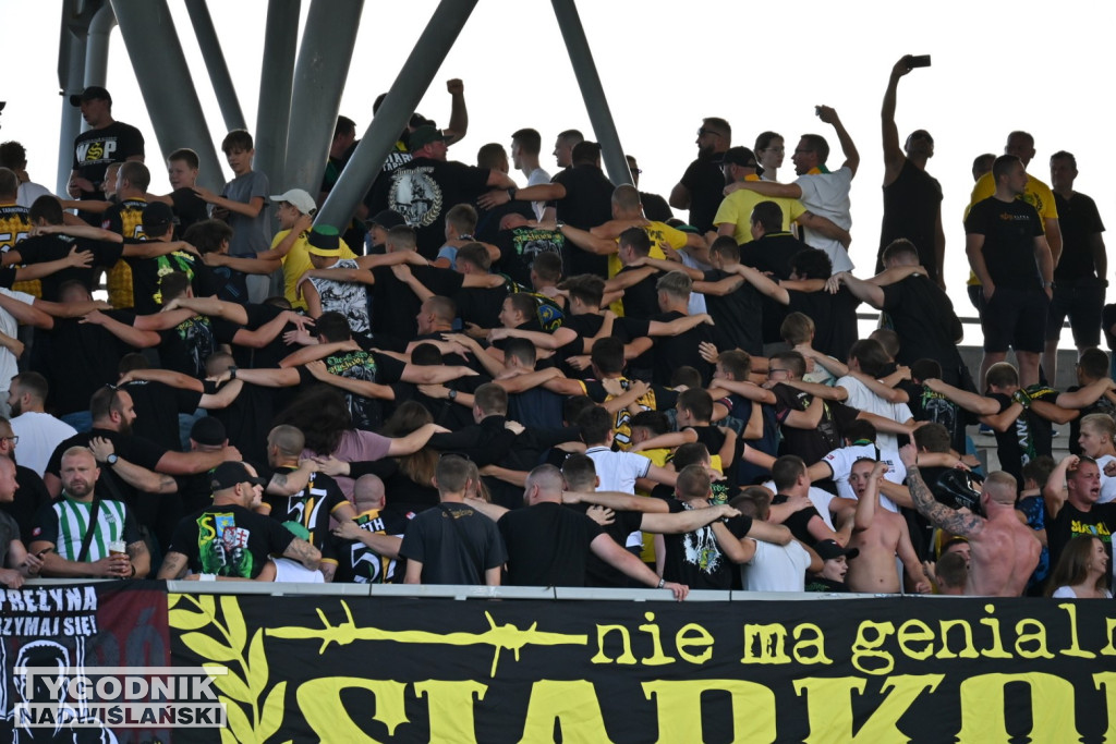 Kibice na meczu Siarka - Karpaty