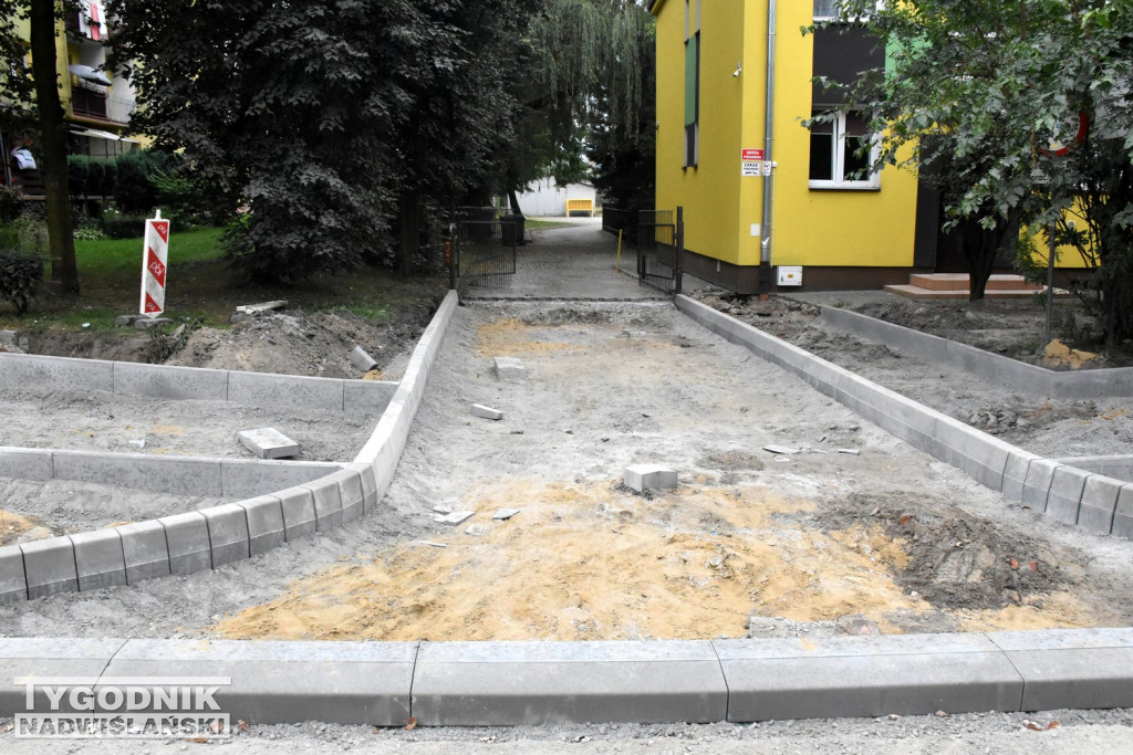 Droga do szkoły - ul. Kochanowskiego w Tarnobrzegu