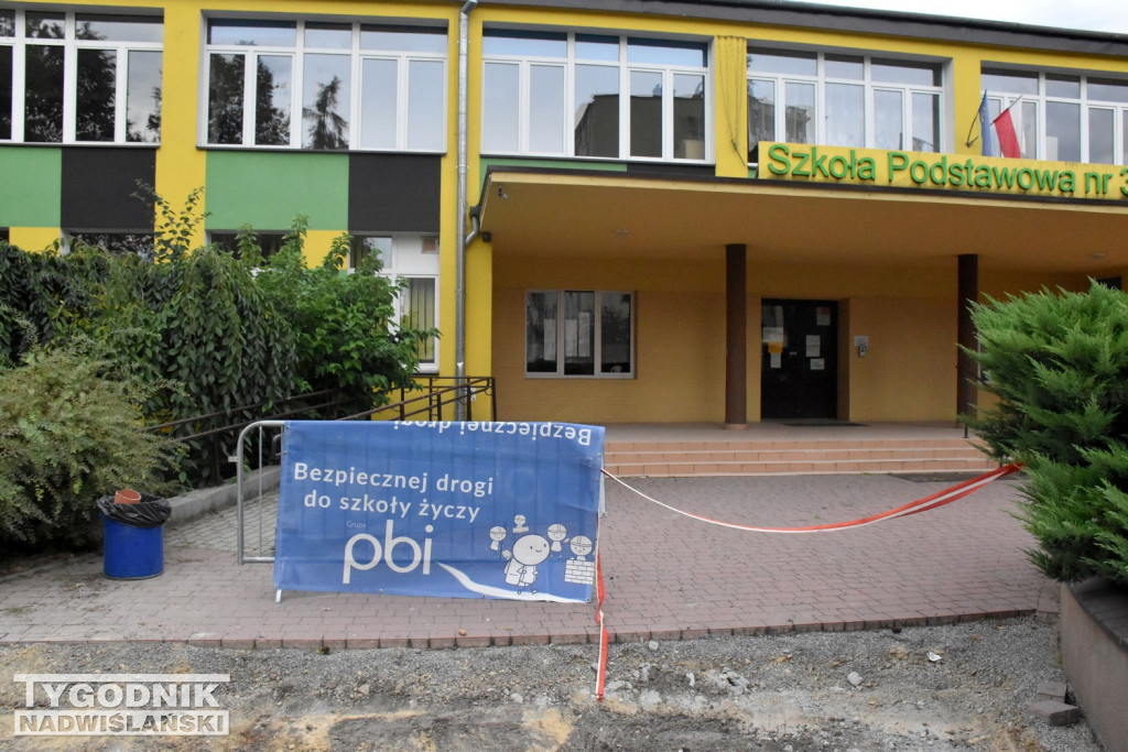 Droga do szkoły - ul. Kochanowskiego w Tarnobrzegu