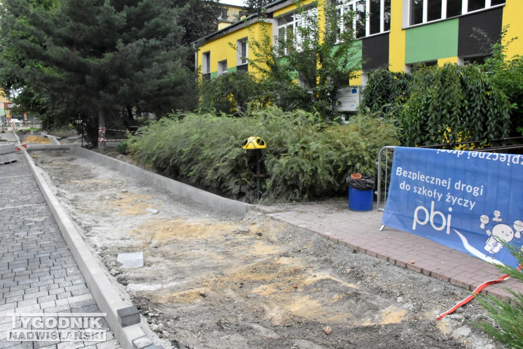 Droga do szkoły - ul. Kochanowskiego w Tarnobrzegu