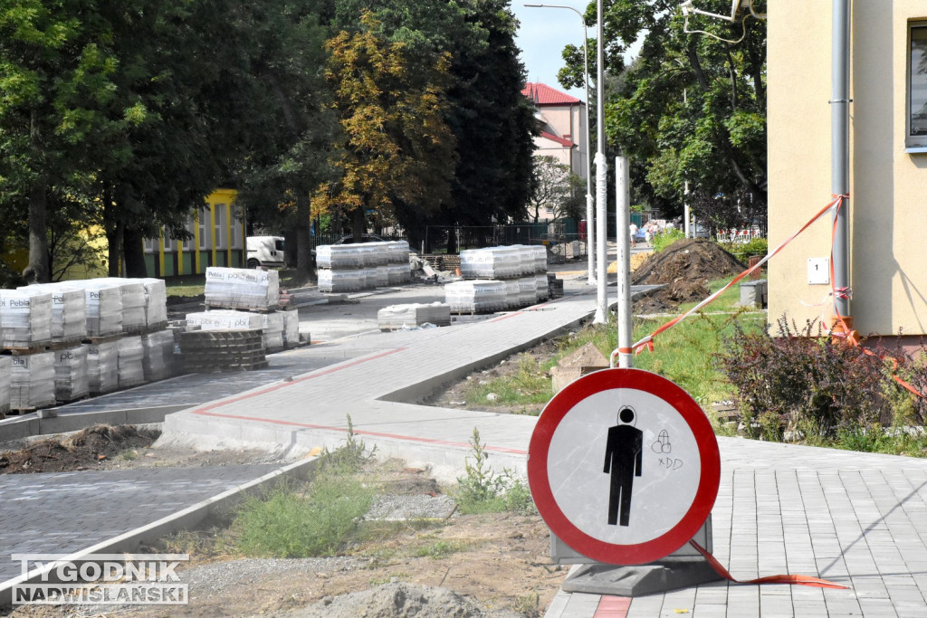 Droga do szkoły - ul. Kochanowskiego w Tarnobrzegu