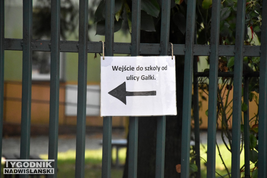 Droga do szkoły - ul. Kochanowskiego w Tarnobrzegu