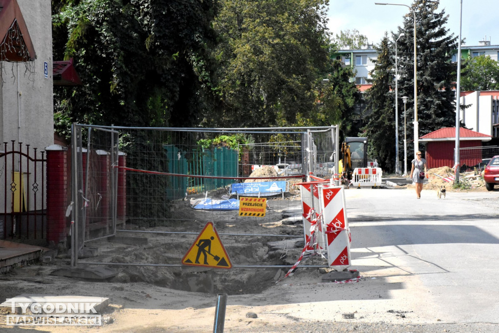 Droga do szkoły - ul. Kochanowskiego w Tarnobrzegu