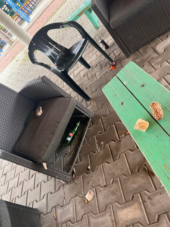 Stadion Klimontowianki po wizycie wandali