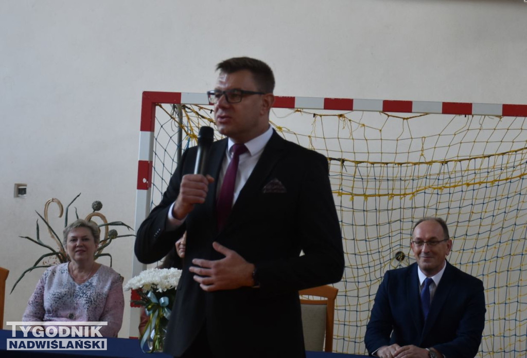 Rozpoczęcie roku w SP4 w Sandomierzu