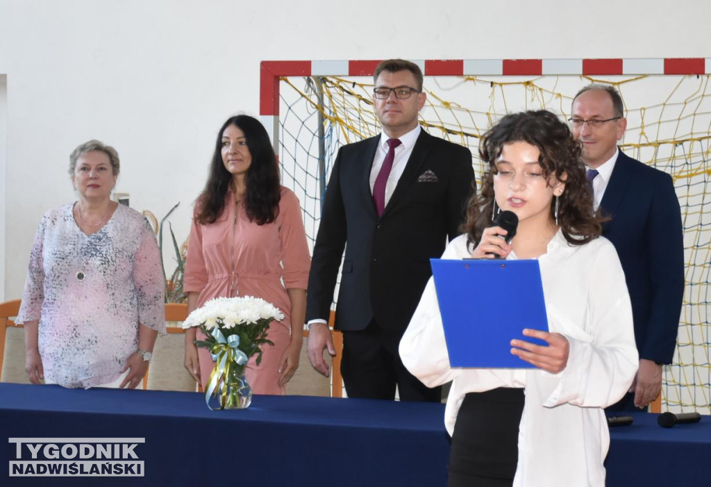 Rozpoczęcie roku w SP4 w Sandomierzu
