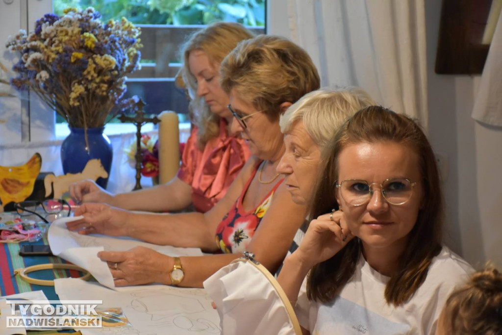 Warsztaty wyszywania makatek w Sandomierzu