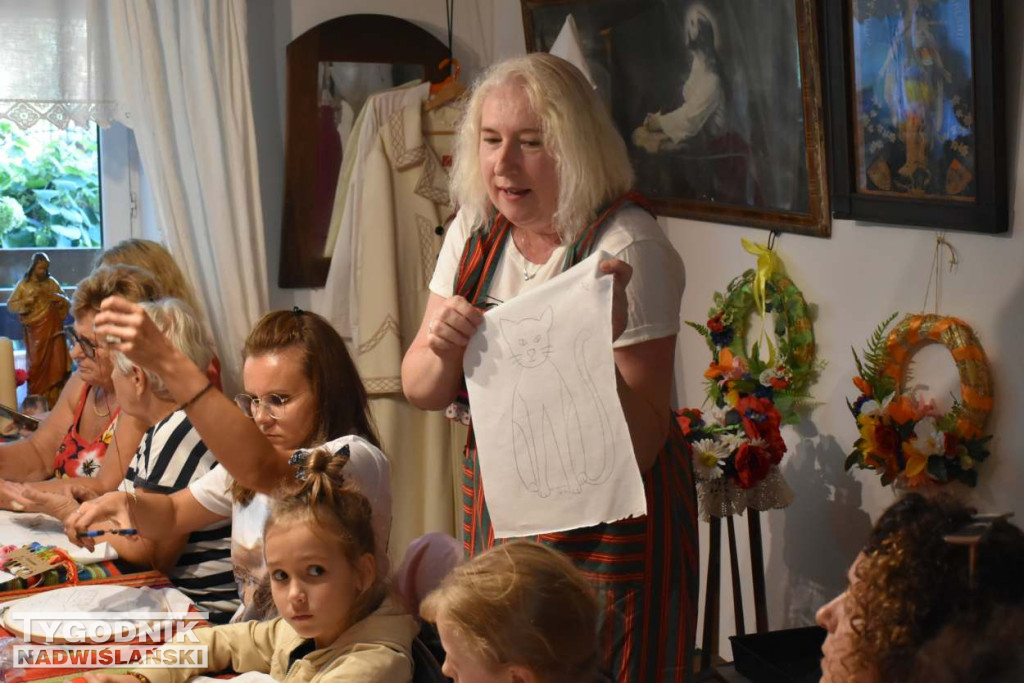 Warsztaty wyszywania makatek w Sandomierzu