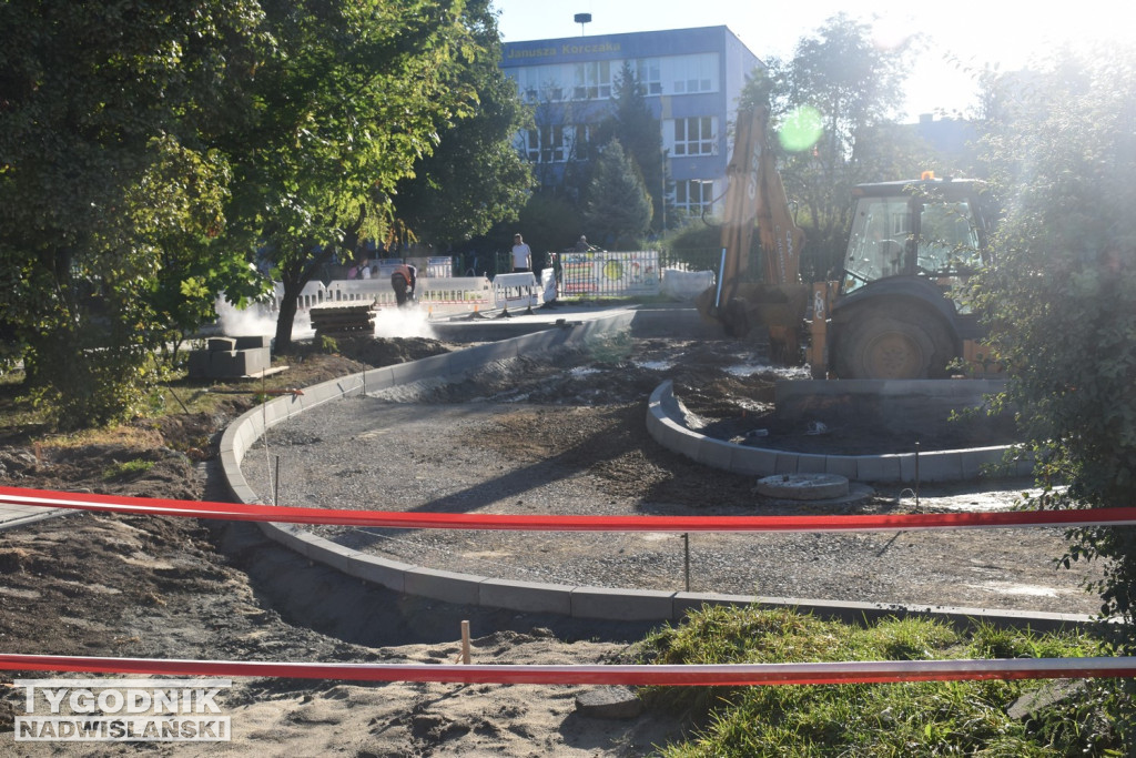 Budowa parkingu przy SP10 w Tarnobrzegu