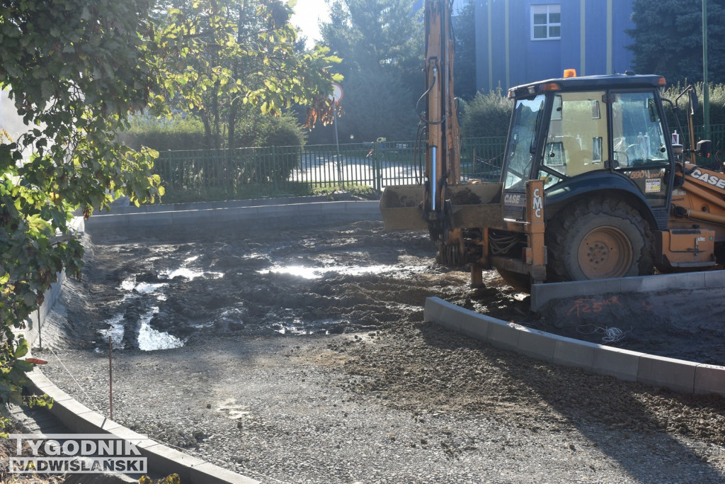 Budowa parkingu przy SP10 w Tarnobrzegu