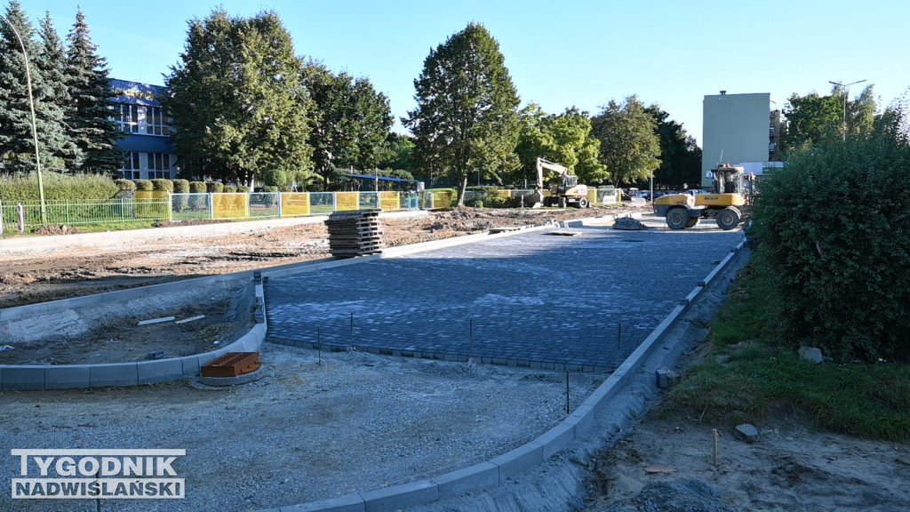 Budowa parkingu przy SP10 w Tarnobrzegu