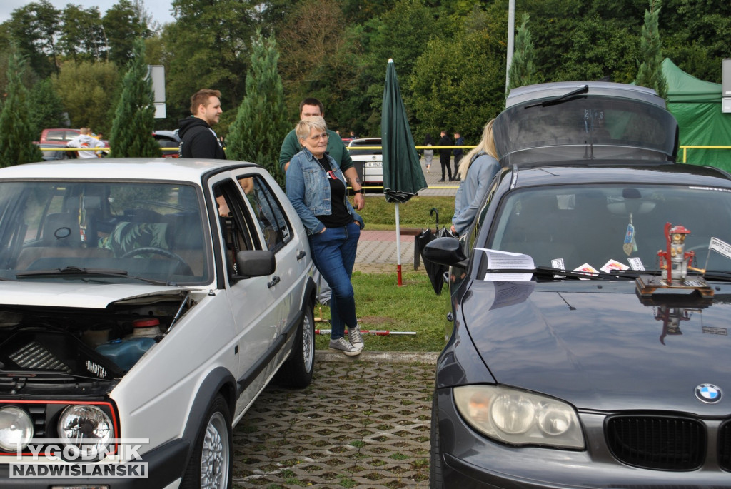 Zlot aut tuningowanych i klasycznych w Bogorii