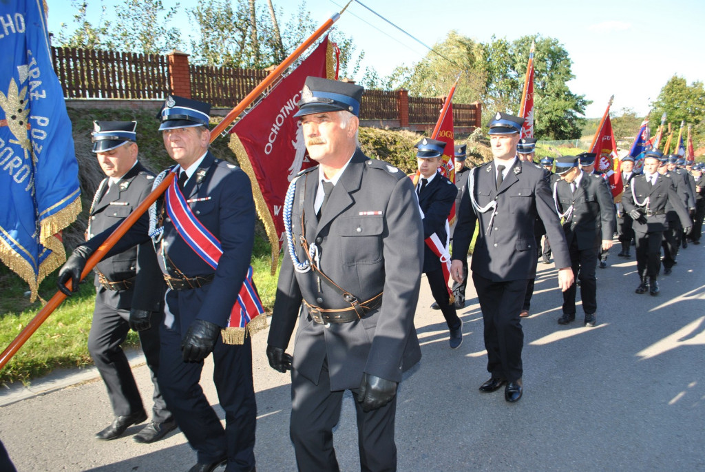 Sulisławice. Pielgrzymka strażaków i samorządowców