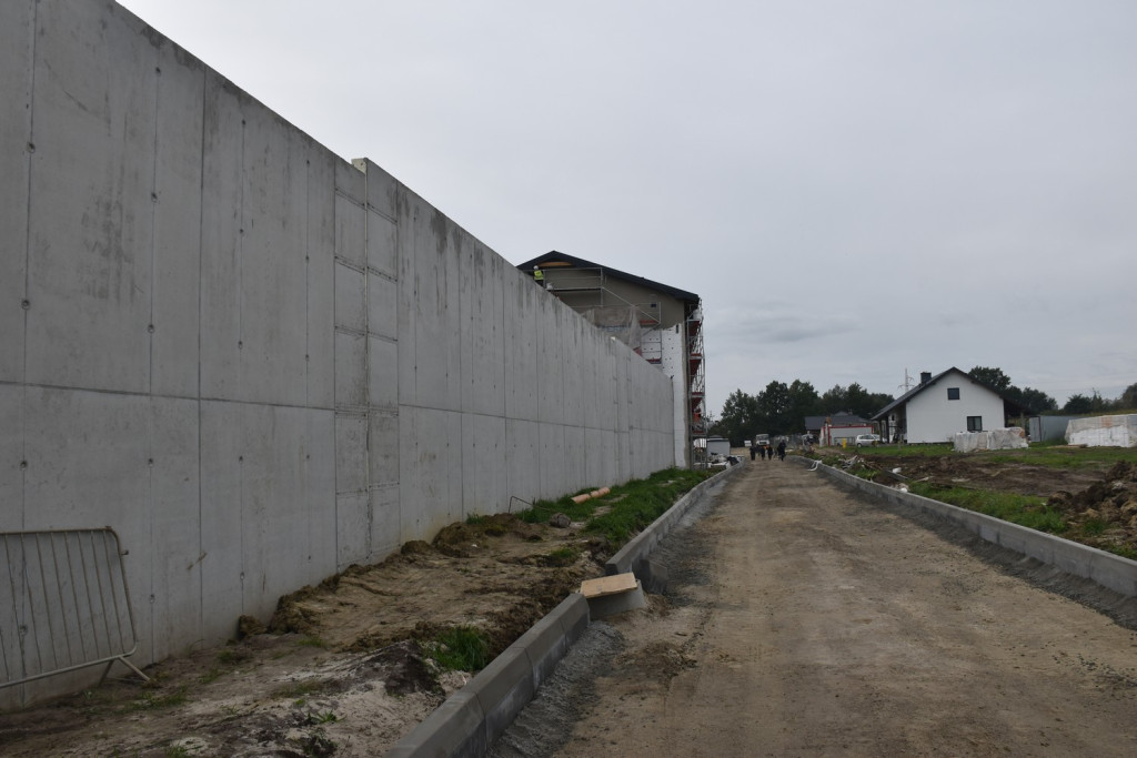 Budowa kompleksu więziennego w Chmielowie