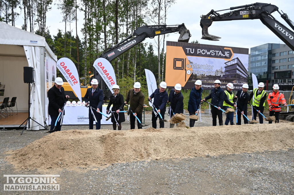 Wbicie łopaty pod Akcelerator Przemysłowy ARP